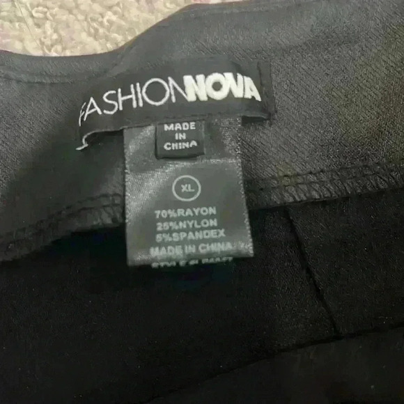 FASHION NOVA LEATHER SKORT - Picture 4 of 4